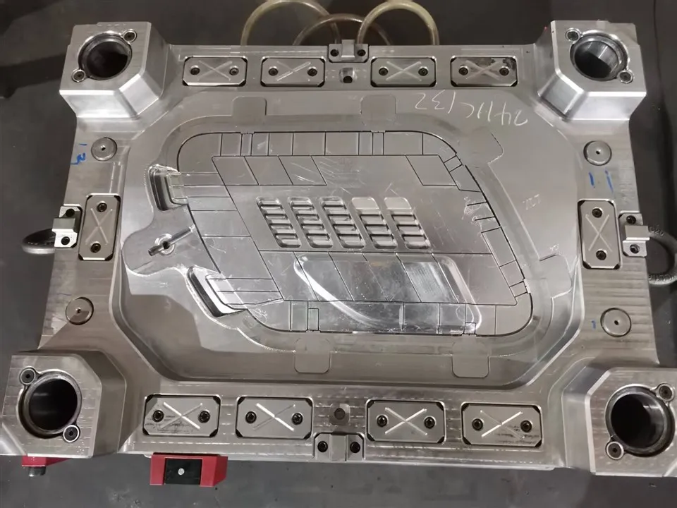 Automobile Front Cabin Decorative Cover Body (Cover) Mould